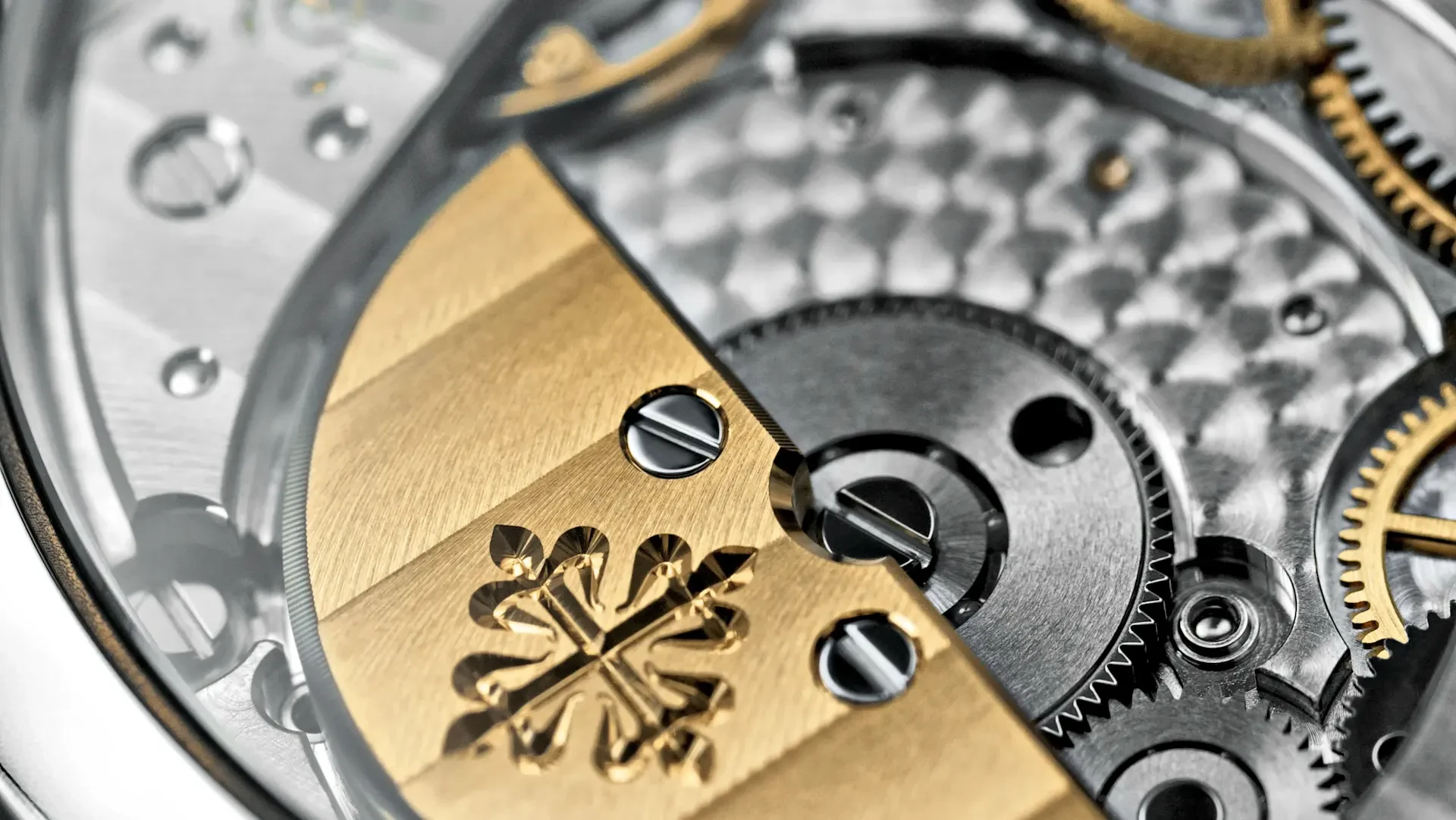 Patek Philippe Nautilus — 12